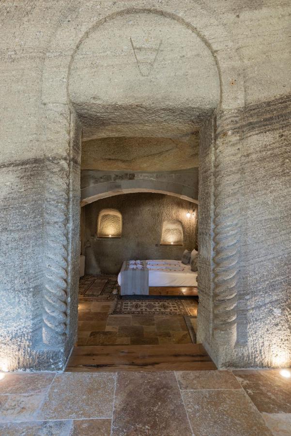 Sarnich Cave Suites เกอเรเม ภายนอก รูปภาพ