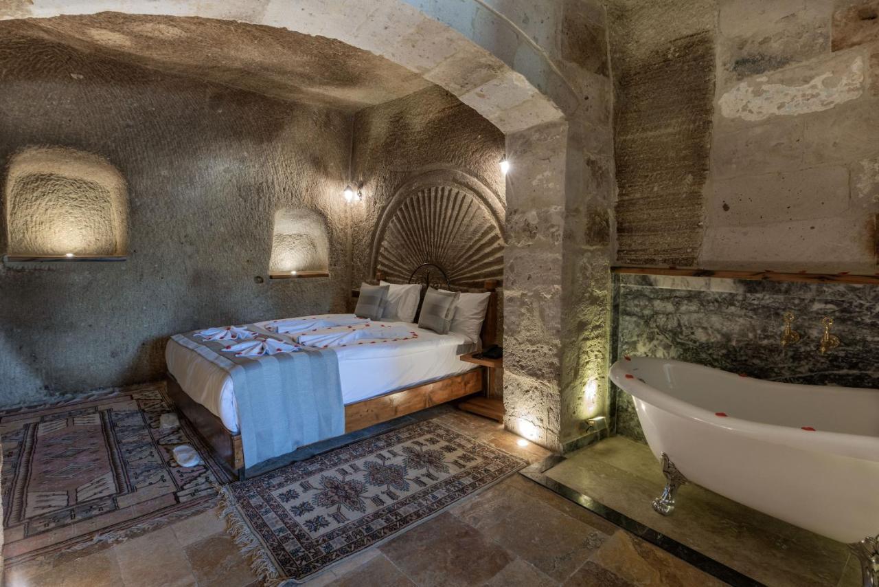 Sarnich Cave Suites เกอเรเม ภายนอก รูปภาพ