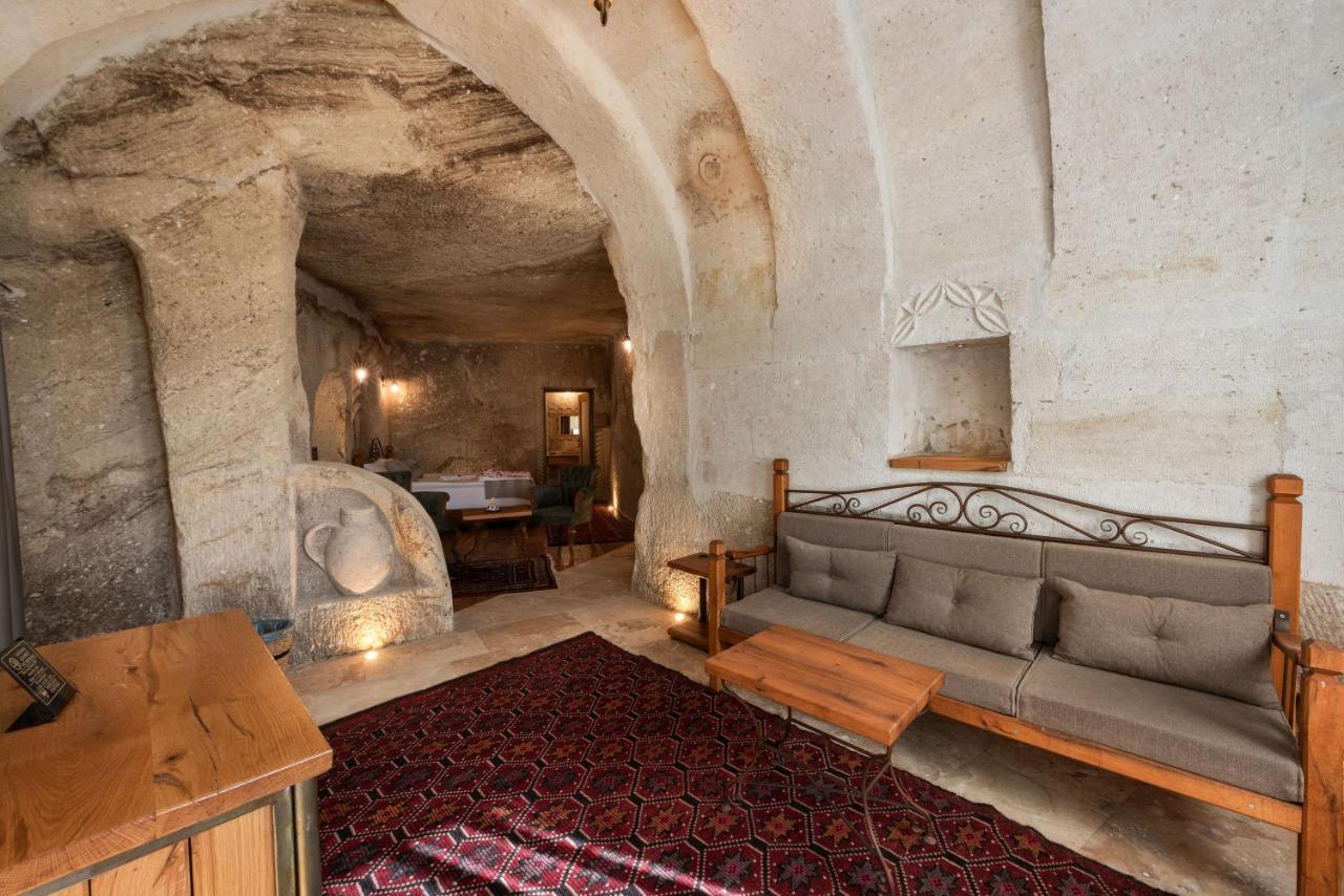 Sarnich Cave Suites เกอเรเม ภายนอก รูปภาพ
