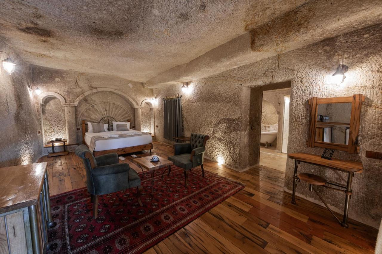 Sarnich Cave Suites เกอเรเม ภายนอก รูปภาพ