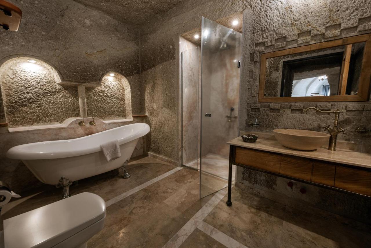 Sarnich Cave Suites เกอเรเม ภายนอก รูปภาพ