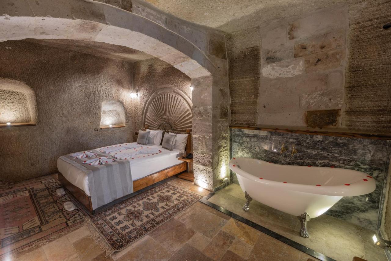 Sarnich Cave Suites เกอเรเม ภายนอก รูปภาพ