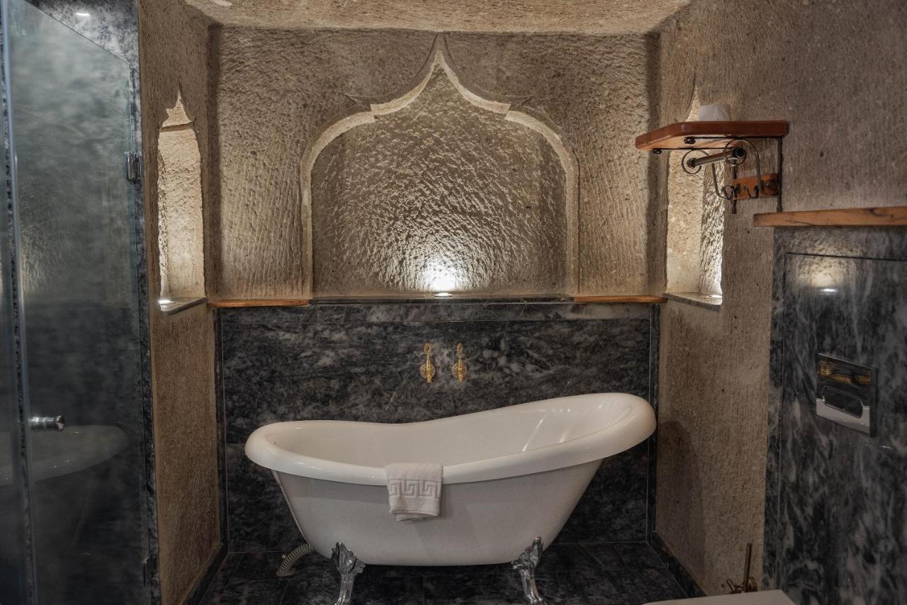Sarnich Cave Suites เกอเรเม ภายนอก รูปภาพ