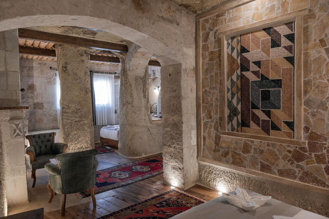 Sarnich Cave Suites เกอเรเม ภายนอก รูปภาพ