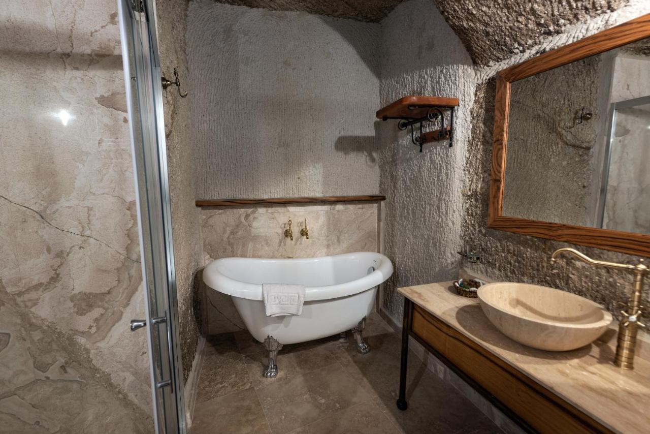 Sarnich Cave Suites เกอเรเม ภายนอก รูปภาพ