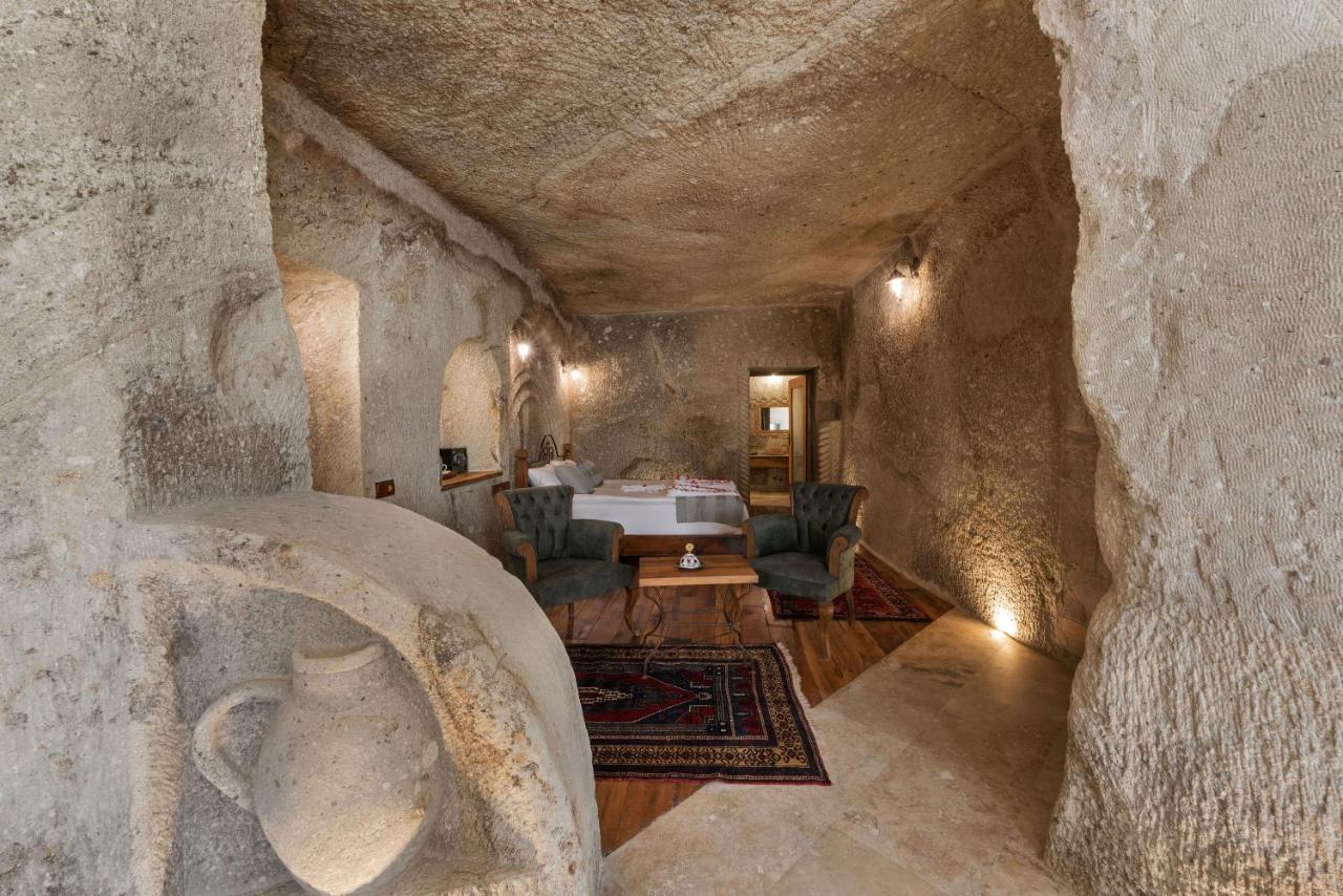 Sarnich Cave Suites เกอเรเม ภายนอก รูปภาพ