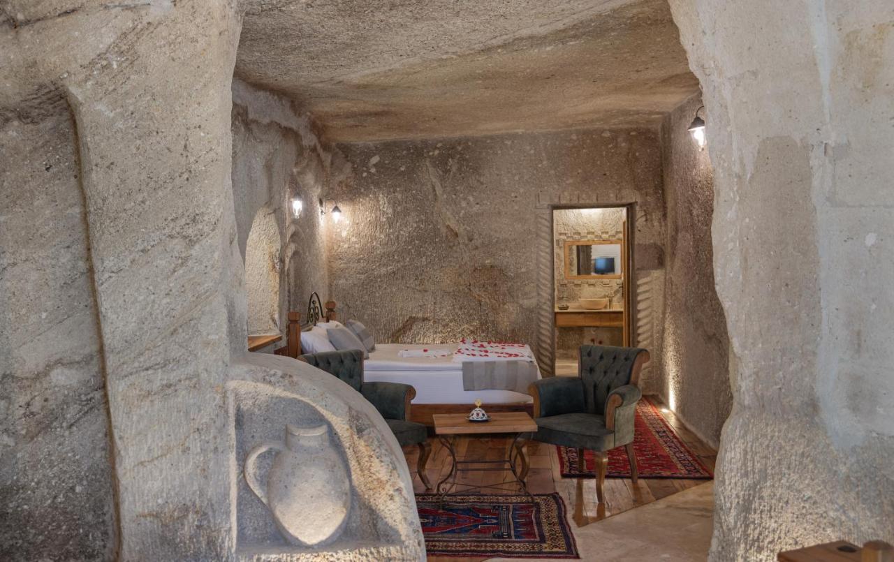 Sarnich Cave Suites เกอเรเม ภายนอก รูปภาพ